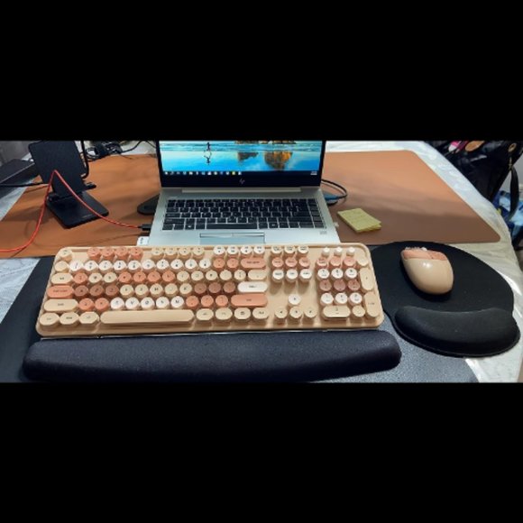 Wireless Keyboard and Mouse Combo 104 Keys Full-Sized 2.4 GHz Colorful Keyboard - Picture 15 of 15